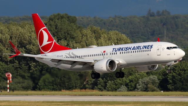 TC-LCA::Turkish Airlines